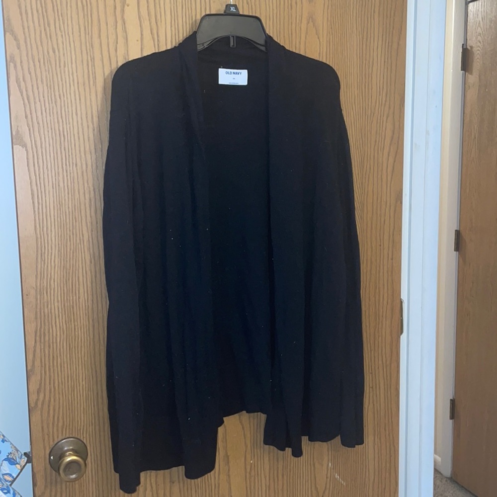 Old navy black cardigan 🖤